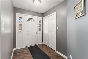 7947 Richardson Ln, Tinley Park, IL 60487 - Photo 7