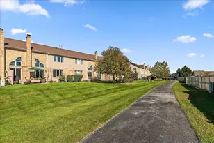 7947 Richardson Ln, Tinley Park, IL 60487 - Photo 33