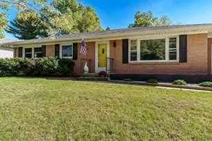 2323 Delcy Dr, Rockford, IL 61107 - Photo 3