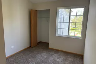 227 Silverstone Dr, Carpentersville, IL 60110 - Photo 9