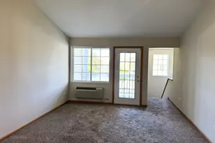 227 Silverstone Dr, Carpentersville, IL 60110 - Photo 3