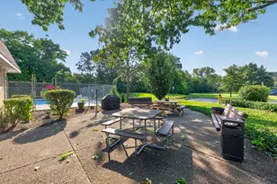 7211 Wolf Rd, Indian Head Park, IL 60525 - Photo 17