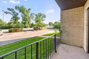 7211 Wolf Rd, Indian Head Park, IL 60525 - Photo 13