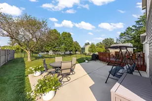 1901 Clydesdale Dr, Wheaton, IL 60189 - Photo 25