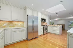 20 W Old Elm Rd, Lake Forest, IL 60045 - Photo 11