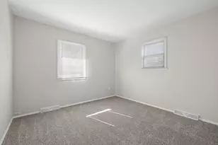 131 Locust St, Oswego, IL 60543 - Photo 13