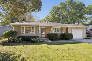 131 Locust St, Oswego, IL 60543 - Photo 1