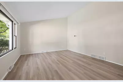 131 Locust Street, Oswego, IL 60543 - Photo 3