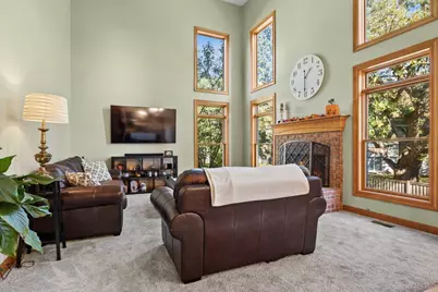543 Larium Lane, Crystal Lake, IL 60012 - Photo 5