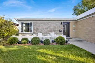 1520 Oakton St, Park Ridge, IL 60068 - Photo 3