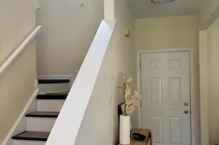 958 Shoreline Dr, Aurora, IL 60504 - Photo 5
