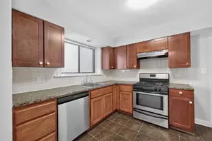 2710 W Lunt Ave, Chicago, IL 60645 - Photo 11