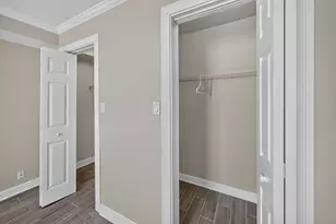 2710 W Lunt Ave, Chicago, IL 60645 - Photo 19