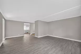 2710 W Lunt Ave, Chicago, IL 60645 - Photo 5