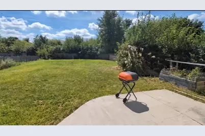 1547 Crest Drive, Pingree Grove, IL 60140 - Photo 9