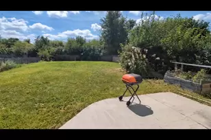 1547 Crest Dr, Pingree Grove, IL 60140 - Photo 9