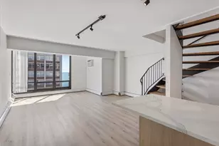 6166 N Sheridan Rd, Chicago, IL 60660 - Photo 3