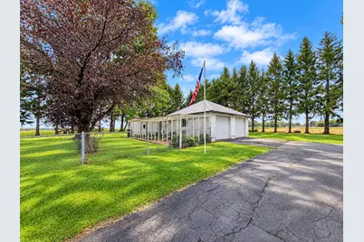2622 S Bolton Road, Freeport, IL 61032 - Photo 3