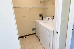 2635 College Hill Cir, Schaumburg, IL 60173 - Photo 11