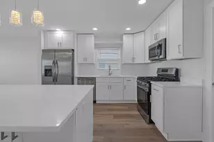 651 Beau Ct, Des Plaines, IL 60016 - Photo 21