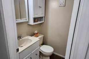 25 Emerson Dr, Schaumburg, IL 60194 - Photo 11