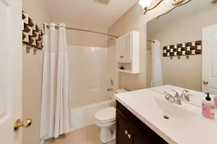 1107 Canterbury Ct, Elgin, IL 60120 - Photo 19