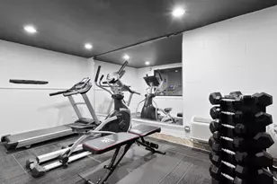 6758 N Sheridan Ave, Chicago, IL 60626 - Photo 11
