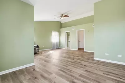 1995 W Meadowview Drive, Round Lake, IL 60073 - Photo 17