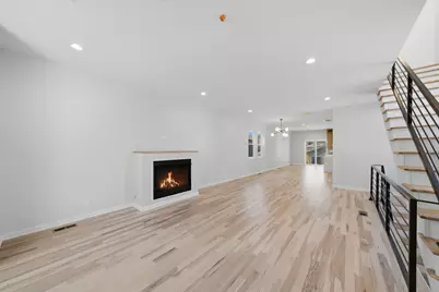 956 N Saint Louis Avenue, Chicago, IL 60651 - Photo 9