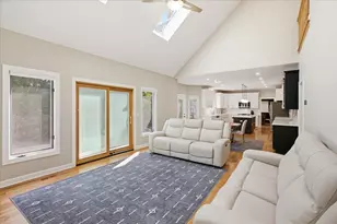 1203 N Burning Bush Ln, Mount Prospect, IL 60056 - Photo 17