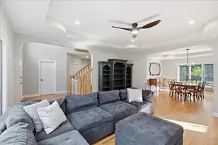 1203 N Burning Bush Ln, Mount Prospect, IL 60056 - Photo 5