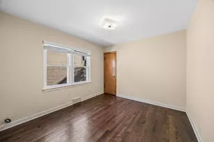 9024 W 23rd St, North Riverside, IL 60546 - Photo 11