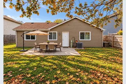 8 Southbury Court, Streamwood, IL 60107 - Photo 9