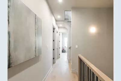 2126 N Sawyer Avenue, Chicago, IL 60647 - Photo 19