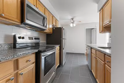7545 N Winchester Avenue #404, Chicago, IL 60626 - Photo 3