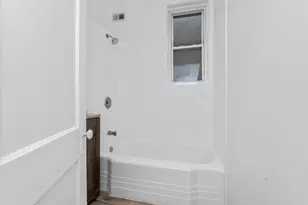 1353 W Catalpa Ave, Chicago, IL 60640 - Photo 5