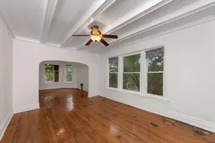 1353 W Catalpa Ave, Chicago, IL 60640 - Photo 11
