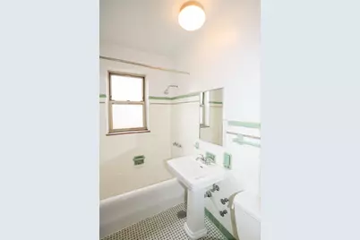 7447 N Claremont Avenue #3F, Chicago, IL 60645 - Photo 11