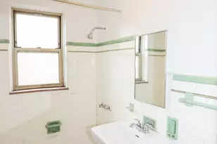 7447 N Claremont Ave, Chicago, IL 60645 - Photo 11
