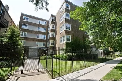 7710 N Sheridan Road #303, Chicago, IL 60626 - Photo 1