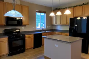 2430 Lenox Cir, Montgomery, IL 60538 - Photo 7