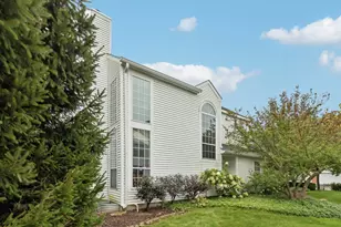 109 Lauralton St, Lake Bluff, IL 60044 - Photo 3