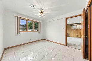 5708 S Newcastle Ave, Chicago, IL 60638 - Photo 15
