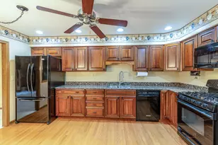 822 Brian Ct, Gurnee, IL 60031 - Photo 9