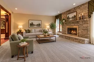 822 Brian Ct, Gurnee, IL 60031 - Photo 5