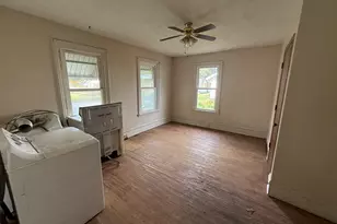 124 S Elm St, Franklin Grove, IL 61031 - Photo 5