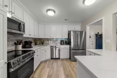 515 N Main Street #4AS, Glen Ellyn, IL 60137 - Photo 7