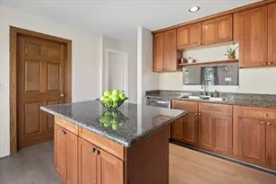 1107 Manchester Cir, Grayslake, IL 60030 - Photo 11
