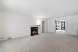 629 Juniper Rd, Glenview, IL 60025 - Photo 3