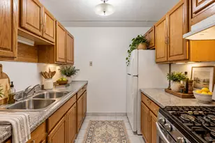 281 Shorewood Dr, Glendale Heights, IL 60139 - Photo 3